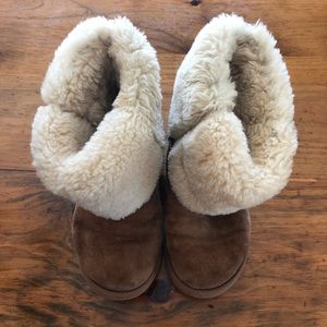 Chestnut tall Ugg boots